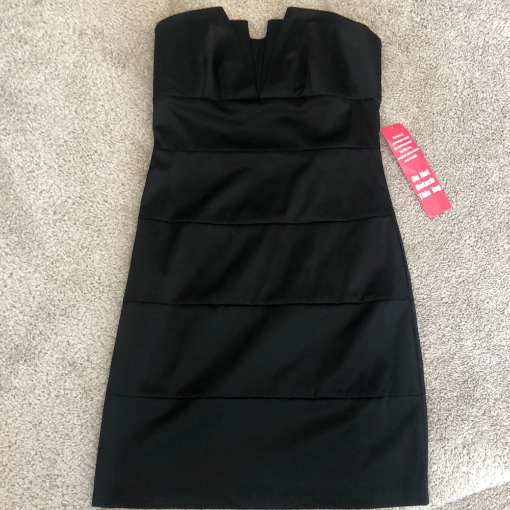 NWT Strapless short black dress